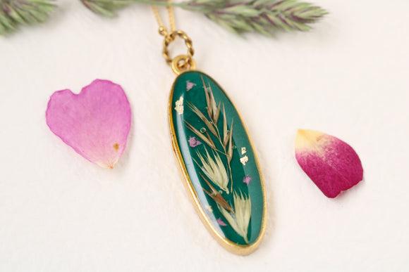 Dark Green Oval Botanical Necklace in Gold