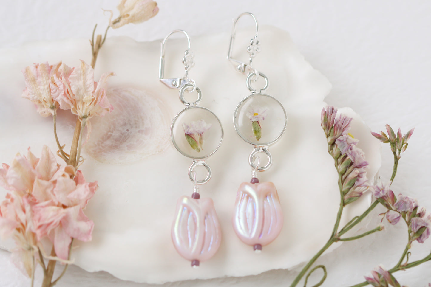 silver and purple long dangle earrings with pressed flower in resin and tulip flower bead