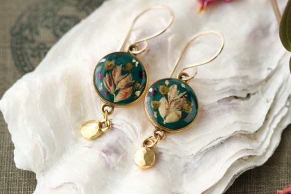 Dark Green Circle with Dangle Earrings in Gold with Dried Flowers