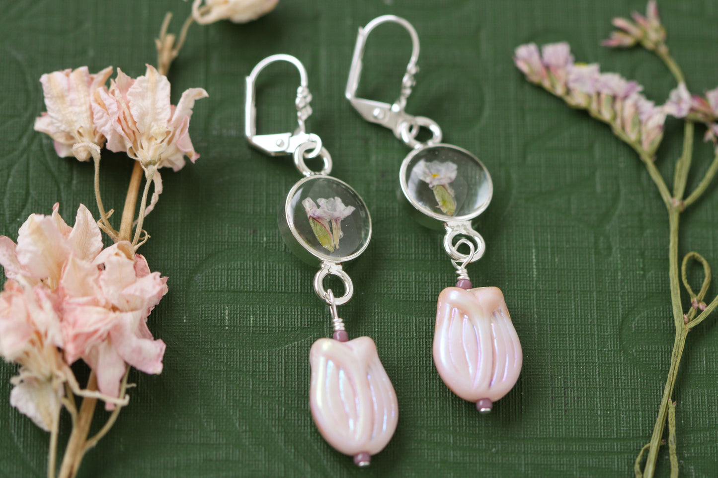 silver and purple long dangle earrings with pressed flower in resin and tulip flower bead