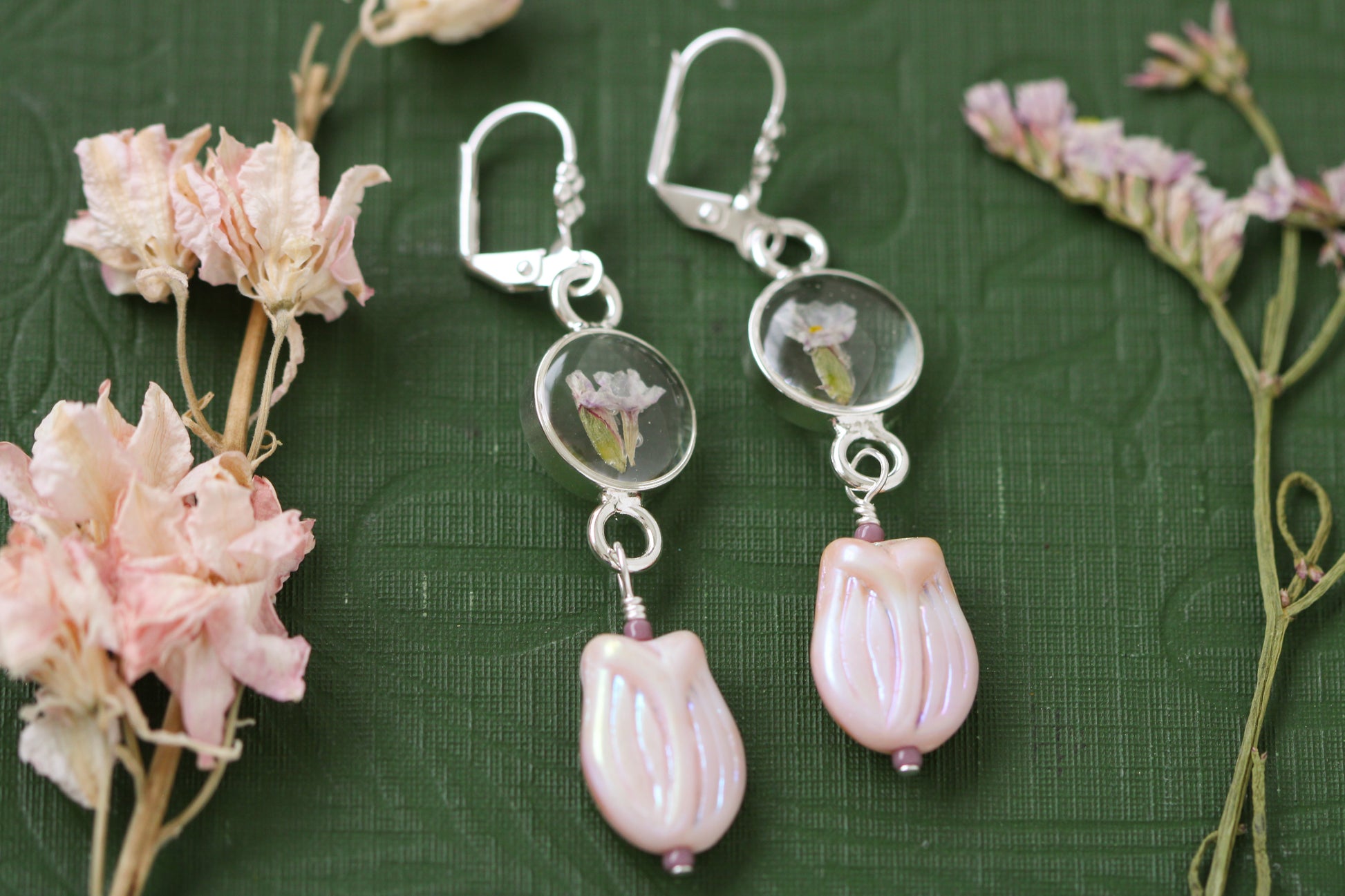 silver and purple long dangle earrings with pressed flower in resin and tulip flower bead