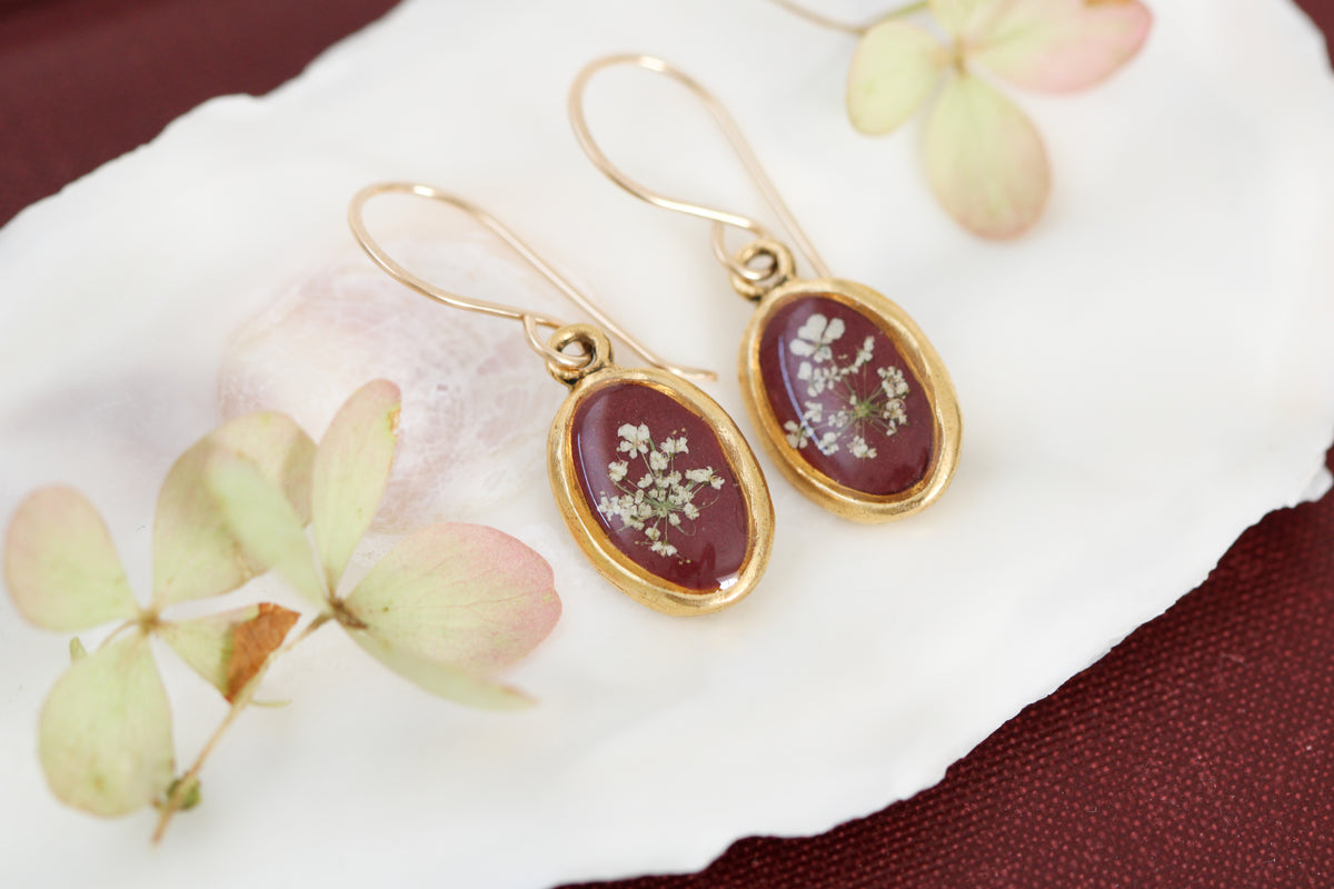 Burgundy Queen Anne’s Lace Tiny Oval Earrings in Gold- Real Flowers in Resin Handmade Earrings