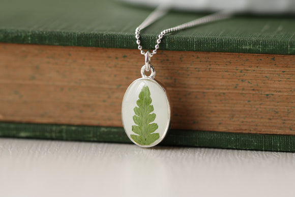 Mini Fern Oval Necklace in Silver
