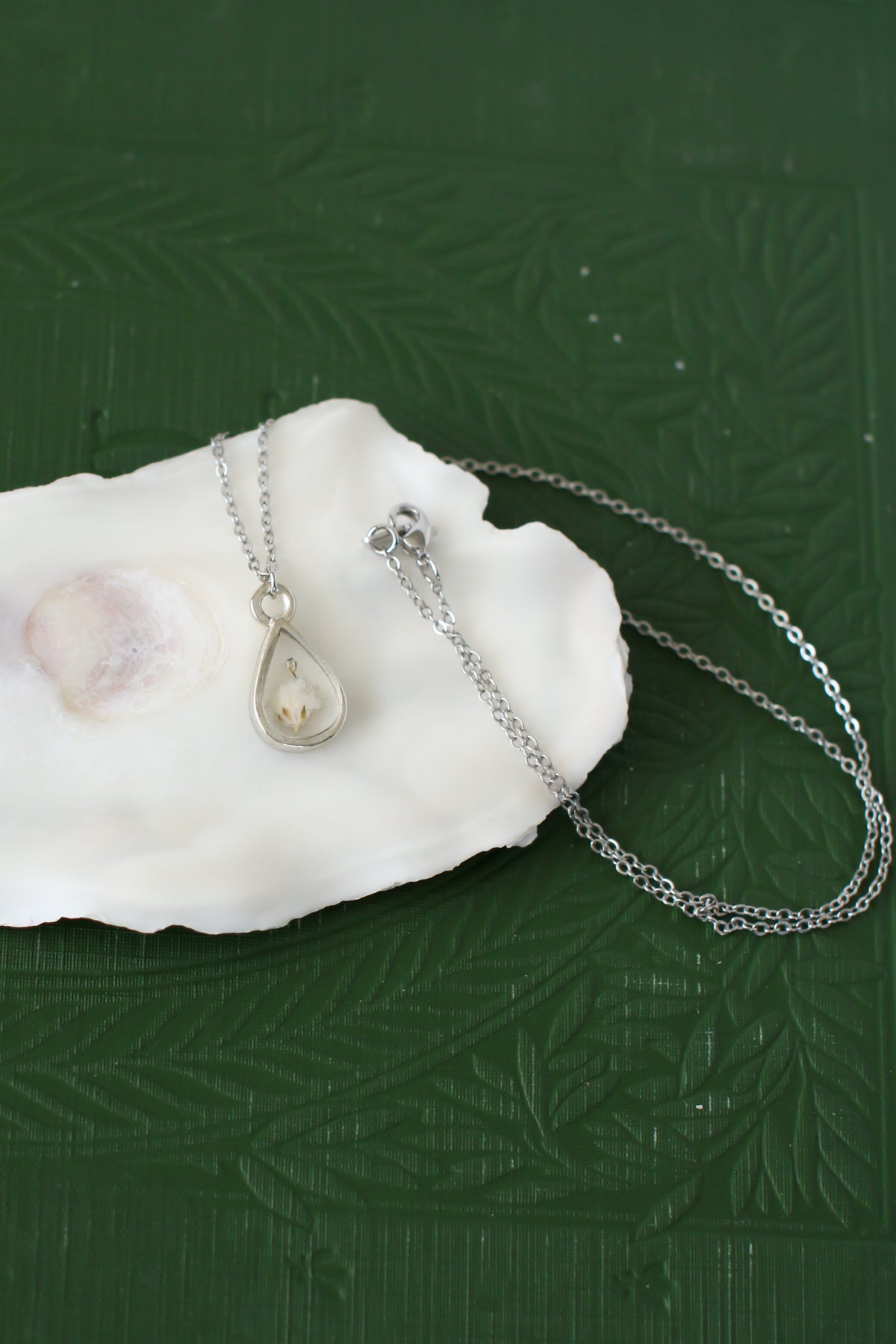 Silver Mini Teardrop Necklace with Baby’s Breath