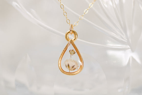 Gold Mini Teardrop Necklace with Baby’s Breath
