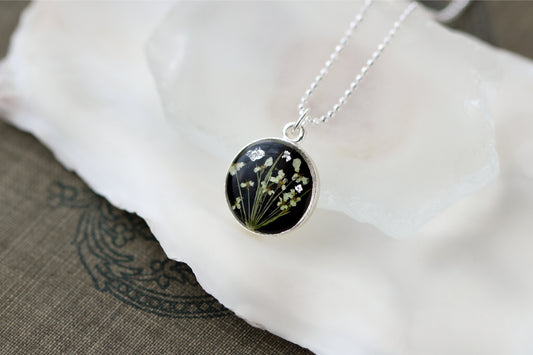 Real Queen Anne’s Lace Circle Necklace in Black and Silver - Handmade Resin and Flower Necklace