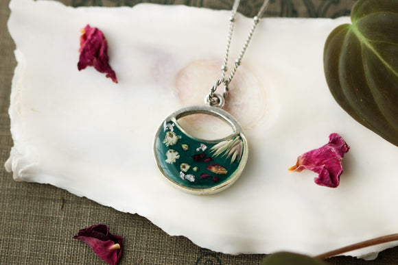 Dark Green Meadows Silver Split Circle Necklace