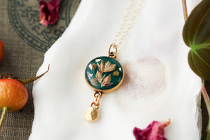 Dark Green Circle with Dangle Necklace in Gold with Dried Flowers