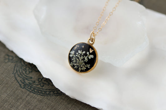 Real Queen Anne’s Lace Circle Necklace in Black and Gold - Handmade Resin and Flower Necklace