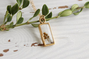 Mini Rectangle Flower and Resin Necklace in Gold