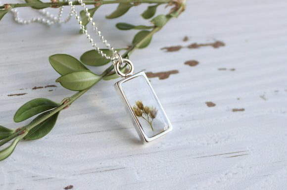 Mini Rectangle Flower and Resin Necklace in Silver